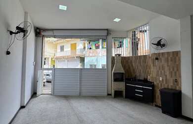 Imagem: O depósito possui 5 Vagas na garagem, 170m² de Área e está