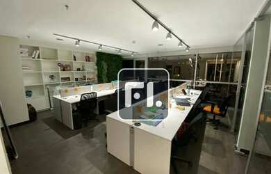 Imagem: O depósito possui 2 Vagas na garagem, 80m² de Área e está