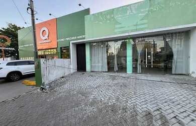 Imagem: A casa possui 5 Dormitórios, 5 Banheiros, 5 Vagas na garagem