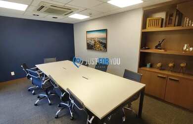 Imagem: O depósito possui 4 Vagas na garagem, 182m² de Área e está