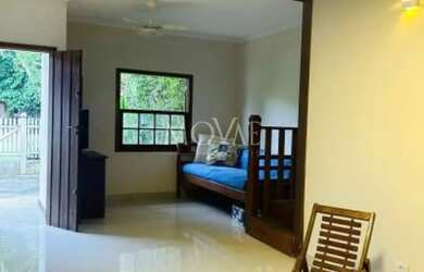 Imagem: A casa à venda possui 2 Dormitórios, 2 Banheiros, 1 Vaga na