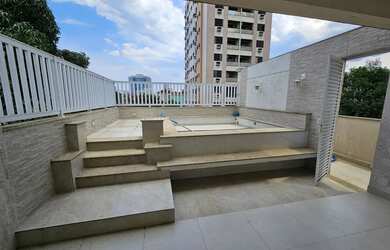 Imagem: A casa possui 3 Dormitórios, 5 Banheiros, 2 Vagas na garagem