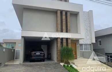 Imagem: A casa em condomínio possui 4 Dormitórios, 3 Banheiros, 5