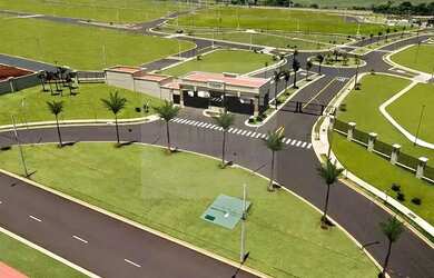 Imagem: O terreno possui 330m² de Área e está localizado em Ribeirão