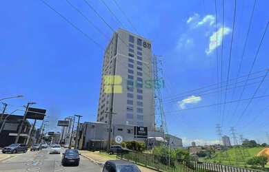 Imagem: O depósito possui 4 Vagas na garagem, 51m² de Área e está