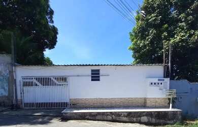 Imagem: A casa possui 2 Dormitórios, 2 Banheiros, 2 Vagas na garagem