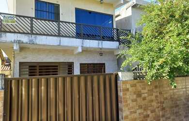 Imagem: A casa possui 2 Dormitórios, Acomodam 8 pessoas, 1 Vaga na