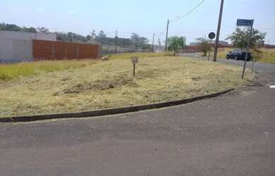 Imagem: O terreno possui 128092m² de Área e está localizado em Jardim