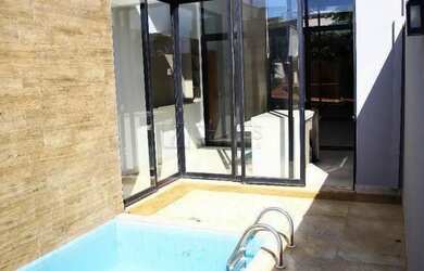 Imagem: A casa em condomínio possui 3 Dormitórios, 3 Banheiros, 4