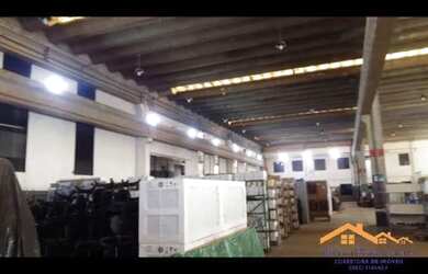 Imagem: O depósito possui 2550m² de Área e está localizado em Vila