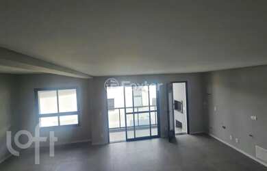 Imagem: O apartamento possui 4 Dormitórios, 1 Banheiro, 2 Vagas na