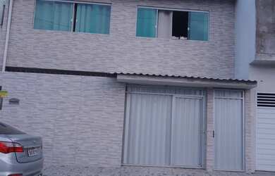 Imagem: A casa possui 4 Dormitórios, 4 Banheiros, 1 Vaga na garagem