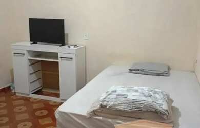 Imagem: A casa possui 2 Dormitórios, 1 Banheiro, 2 Vagas na garagem