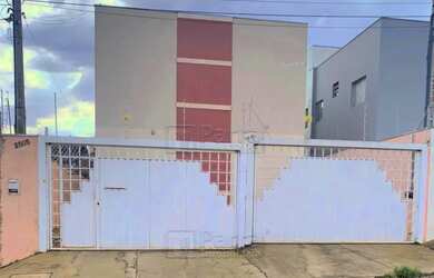 Imagem: O apartamento possui 2 Dormitórios, 1 Banheiro, 2 Vagas na