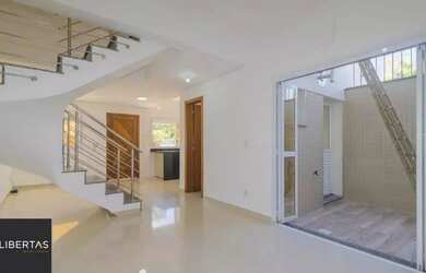 Imagem: A casa em condomínio possui 3 Dormitórios, 3 Banheiros, 2