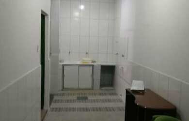 Imagem: A casa possui 2 Dormitórios, 2 Banheiros, 80m² de Área e