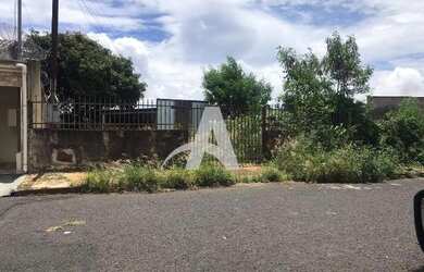 Imagem: O terreno possui 300m² de Área e está localizado em Aclimação