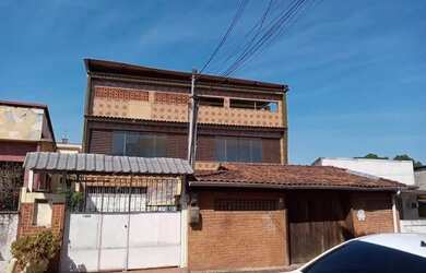 Imagem: A casa à venda possui 3 Dormitórios, 2 Banheiros, 4 Vagas