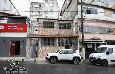 Imagem: A casa possui 3 Dormitórios, 1 Banheiro, 200m² de Área e