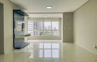 Imagem: O apartamento possui 3 Dormitórios, 2 Banheiros, 4 Vagas na