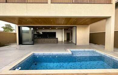 Imagem: A casa possui 3 Dormitórios, 4 Banheiros, 335m² de Área e