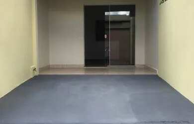 Imagem: A casa possui 1 Dormitório, 1 Banheiro, 1 Vaga na garagem