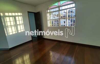 Imagem: O apartamento possui 3 Dormitórios, 1 Banheiro, 1 Vaga na garagem