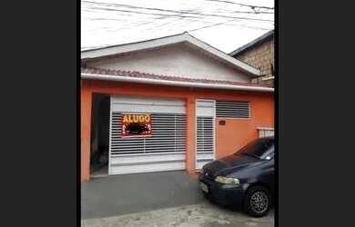 Imagem: A casa possui 1 Dormitório, 1 Banheiro, 1 Vaga na garagem
