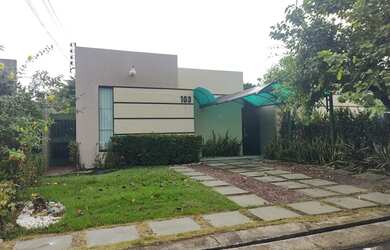 Imagem: A casa em condomínio possui 3 Dormitórios, 3 Banheiros, 2