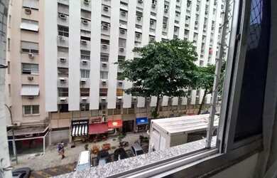 Imagem: O apartamento possui 1 Dormitório, 1 Banheiro, 50m² de Área