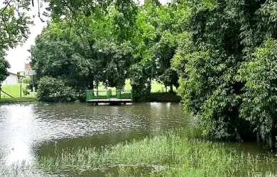 Imagem: A casa possui 3 Dormitórios, 2 Banheiros e está localizado