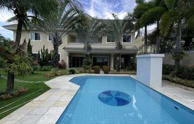 Imagem: A casa em condomínio possui 4 Dormitórios, 5 Banheiros, 5