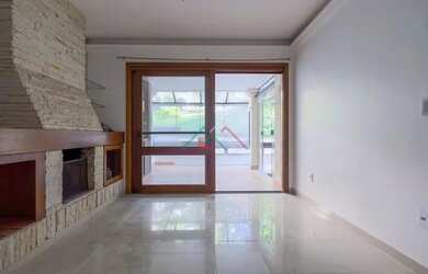 Imagem: O apartamento possui 4 Dormitórios, 3 Banheiros, 2 Vagas na