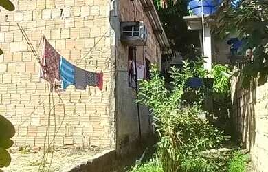 Imagem: A casa possui 2 Dormitórios, 1 Banheiro e está localizado