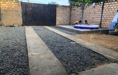 Imagem: A casa possui 2 Dormitórios e 1 Banheiro e está localizado