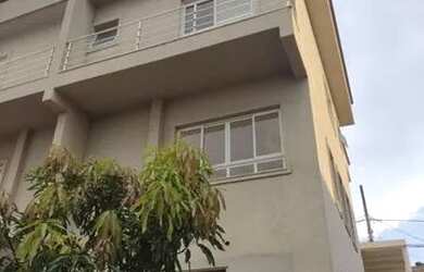 Imagem: A casa possui 3 Dormitórios, 5 Banheiros, 2 Vagas na garagem