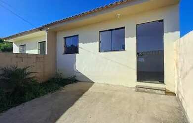 Imagem: A casa possui 2 Dormitórios, 1 Banheiro, 1 Vaga na garagem