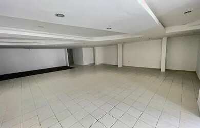 Imagem: A casa possui 1 Dormitório, 2 Banheiros, 4 Vagas na garagem