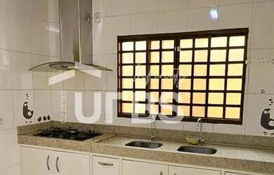 Imagem 11: 0 - Casa 3 quartos, sendo 1 suíte