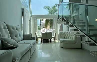 Imagem 9: Luxuosa Casa Triplex com 4 Suítes, Piscina e Área Gourmet em Condomínio...