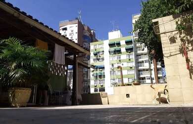 Imagem: A casa à venda possui 5 Dormitórios, 5 Banheiros, 1 Vaga na