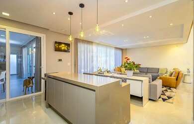 Imagem 9: Casa com Face Leste e Piscina com Spa, 3 quartos 5 Vagas à venda, 400...