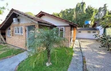 Imagem: A casa possui 2 Dormitórios, 2 Banheiros, 80m² de Área e