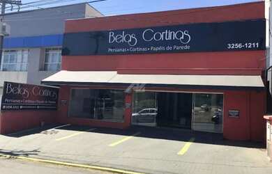 Imagem: O depósito possui 4 Vagas na garagem e 166m² de Área e está