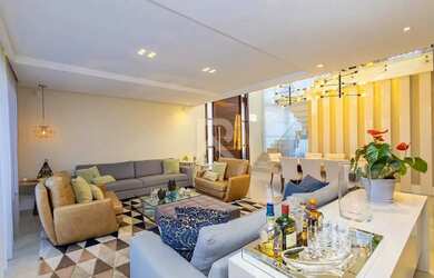 Imagem 2: Casa com Face Leste e Piscina com Spa, 3 quartos 5 Vagas à venda, 400...