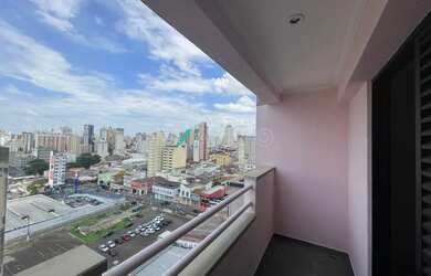 Imagem: O apartamento possui 1 Dormitório, 1 Banheiro, 1 Vaga na garagem