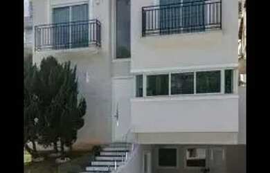 Imagem: A casa em condomínio possui 4 Dormitórios, 5 Banheiros, 4