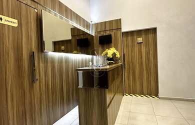 Imagem 3: Sala Comercial Ampla e Estruturada, com 4 Salas e Mezanino no Bigorrilho