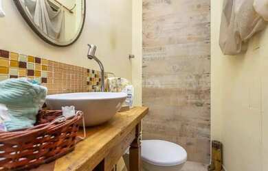 Imagem 6: Casa em Condomínio com 4 dormitórios, sendo 1 suíte, e 2 vagas de garagem...