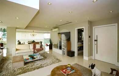 Imagem: O apartamento possui 4 Dormitórios, 5 Banheiros, 4 Vagas na